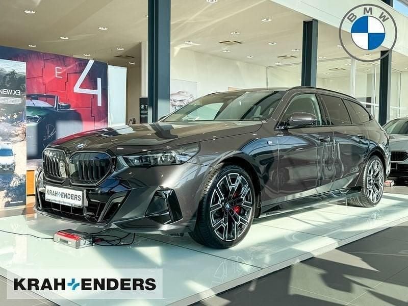 Grau Gebraucht 2025 BMW 540 M Sport Kombi | 71.990 € (Superpreis) - Bild 1/4
