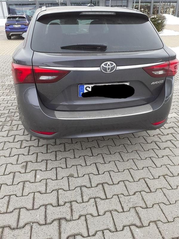 Gebraucht Toyota Avensis Team 147 PS (108 kW) 2018 Grau Kombi