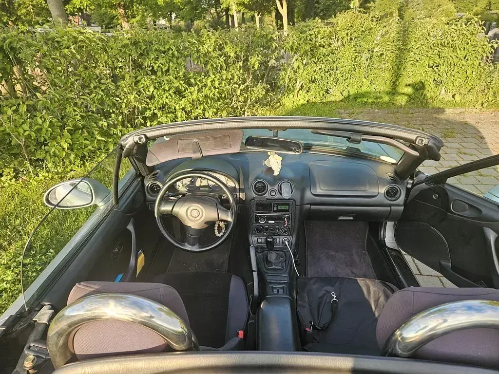 Używany Mazda MX5 140 KM (102 kW) 1998 Srebrny Kabriolet