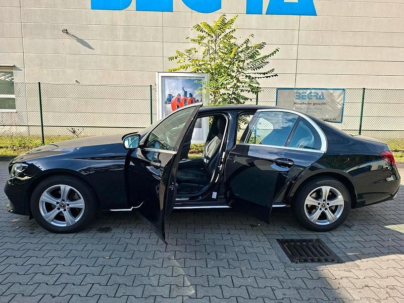 Gebraucht Mercedes E200 184 PS (135 kW) 2018 Schwarz Limousine