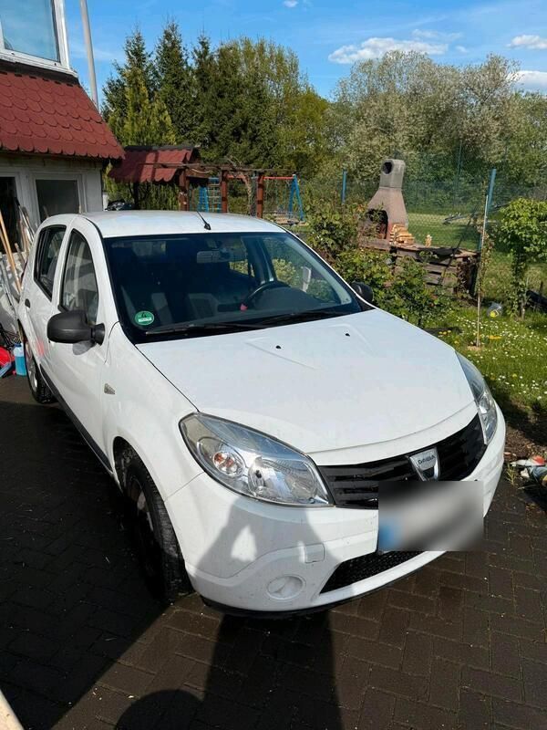 Weiß Gebraucht 2009 Dacia Sandero Kleinwagen | 1.500 € - Bild 1/4