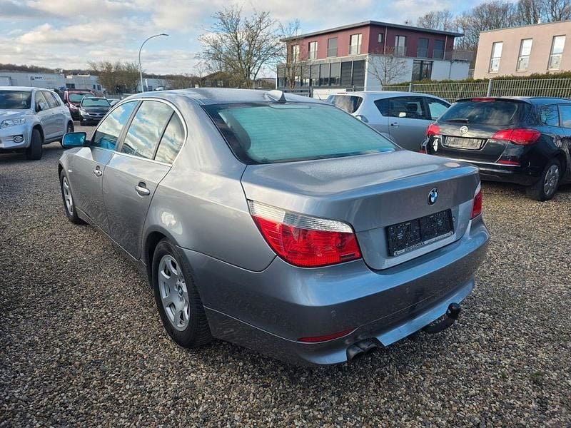 Gebraucht BMW 523 Advantage 177 PS (130 kW) 2006 Grau Limousine