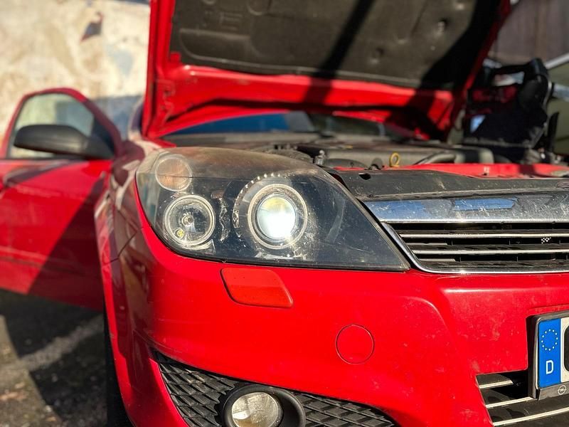 Gebraucht Opel Astra 120 PS (88 kW) 2007 Rot Kombi