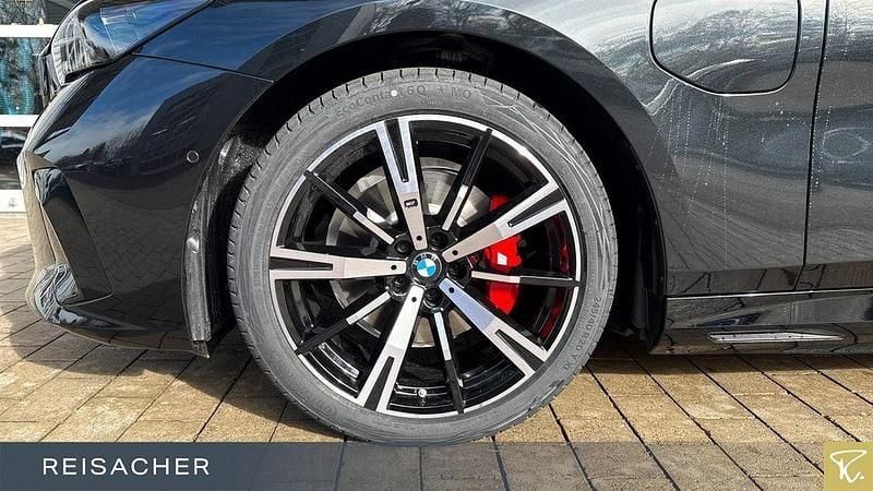 Neu BMW 530e Performance 299 PS (219 kW) 2026 Schwarz Kombi