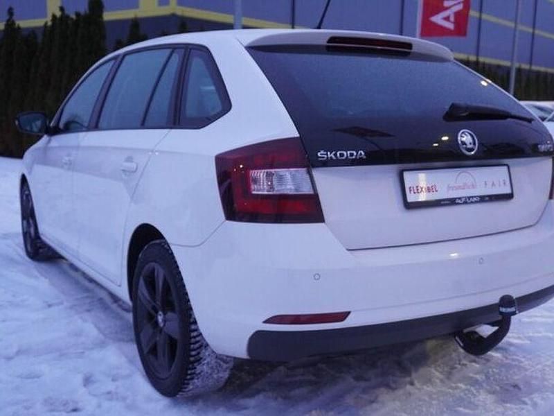Gebraucht Skoda Rapid 110 PS (80 kW) 2016 Silber Kleinwagen