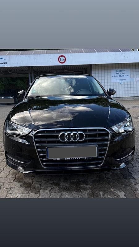 Schwarz Gebraucht 2015 Audi A3 Attraction Kombi | 7.599 € (Superpreis) - Bild 1/4
