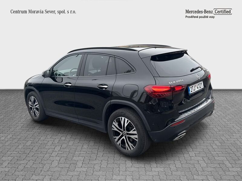 Gebraucht Mercedes GLA200 150 PS (110 kW) 2023 Schwarz SUV