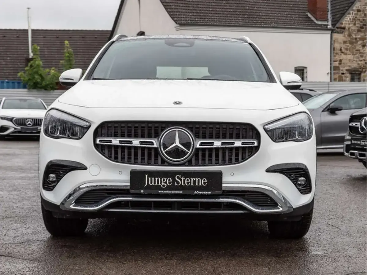 Gebraucht Mercedes GLA220 Progressive 190 PS (139 kW) 2025 Weiss unilack polarweiß SUV