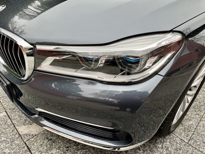 Gebraucht BMW 750 449 PS (330 kW) 2017 Grau Limousine