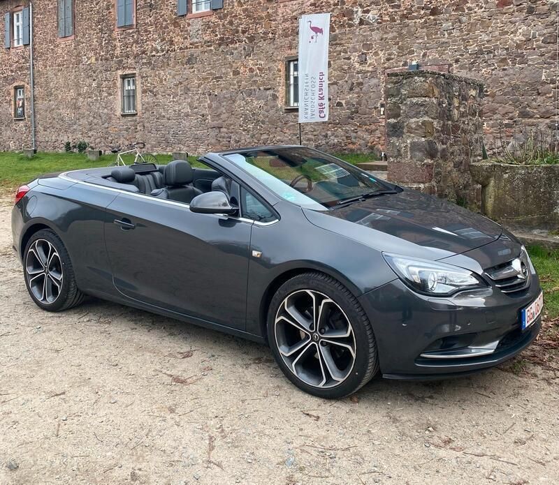 Grau Gebraucht 2013 Opel Cascada Cabrio | 7.700 € - Bild 1/4