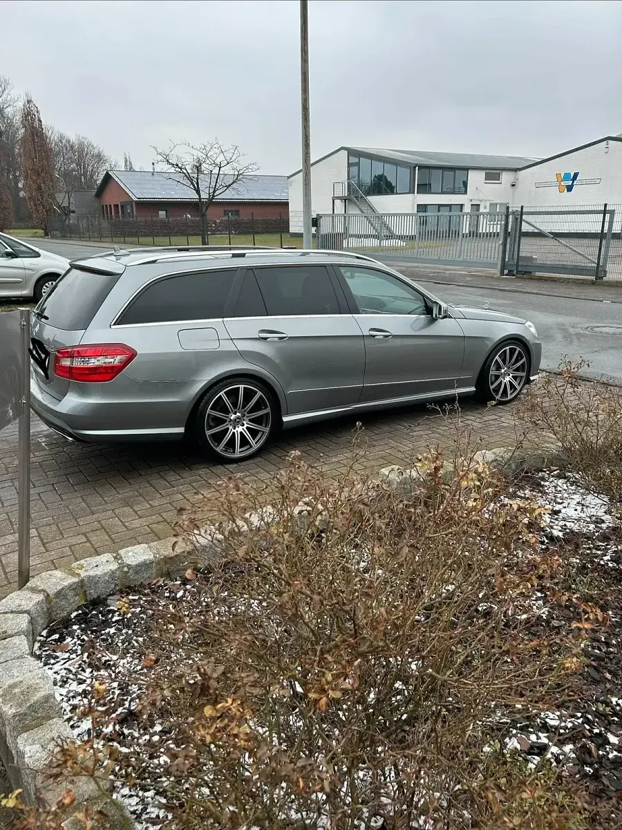 Gebraucht Mercedes E500 408 PS (300 kW) 2012 Grau Kombi
