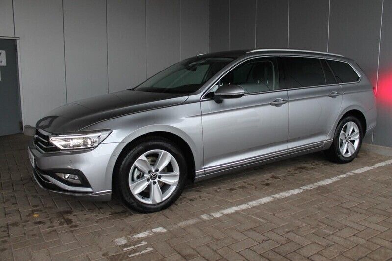 Gebraucht VW Passat Elegance 200 PS (147 kW) 2022 Pyritsilber (metallic) Kombi