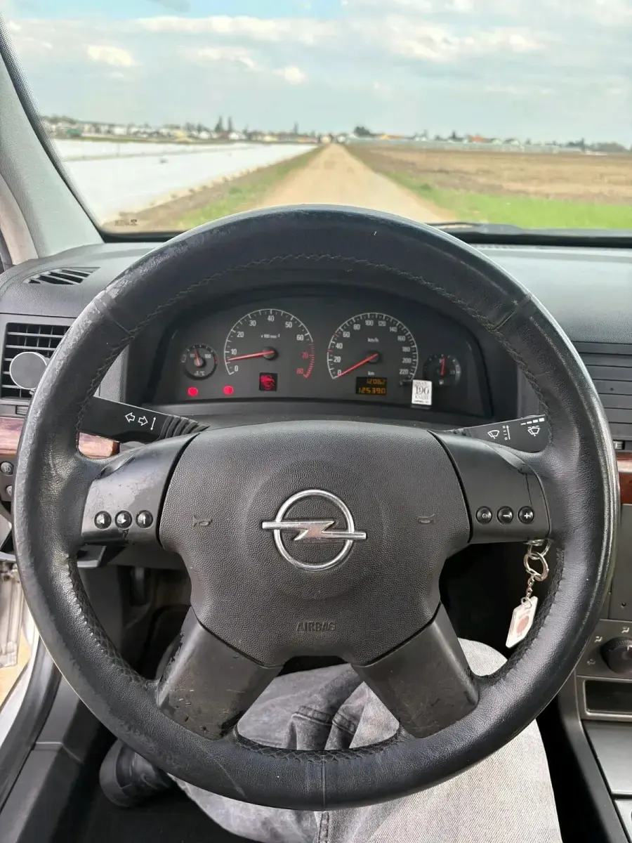 Gebraucht Opel Vectra 122 PS (89 kW) 2002 Silber Limousine