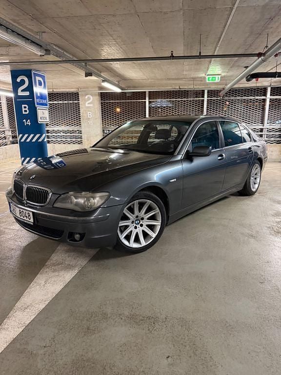 Gebraucht BMW 750L 367 PS (269 kW) 2005 Grau Limousine