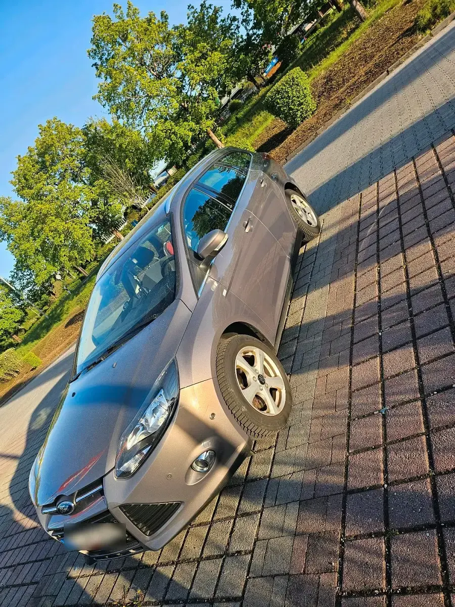 Gebraucht Ford Focus 125 PS (91 kW) 2012 Braun Kombi