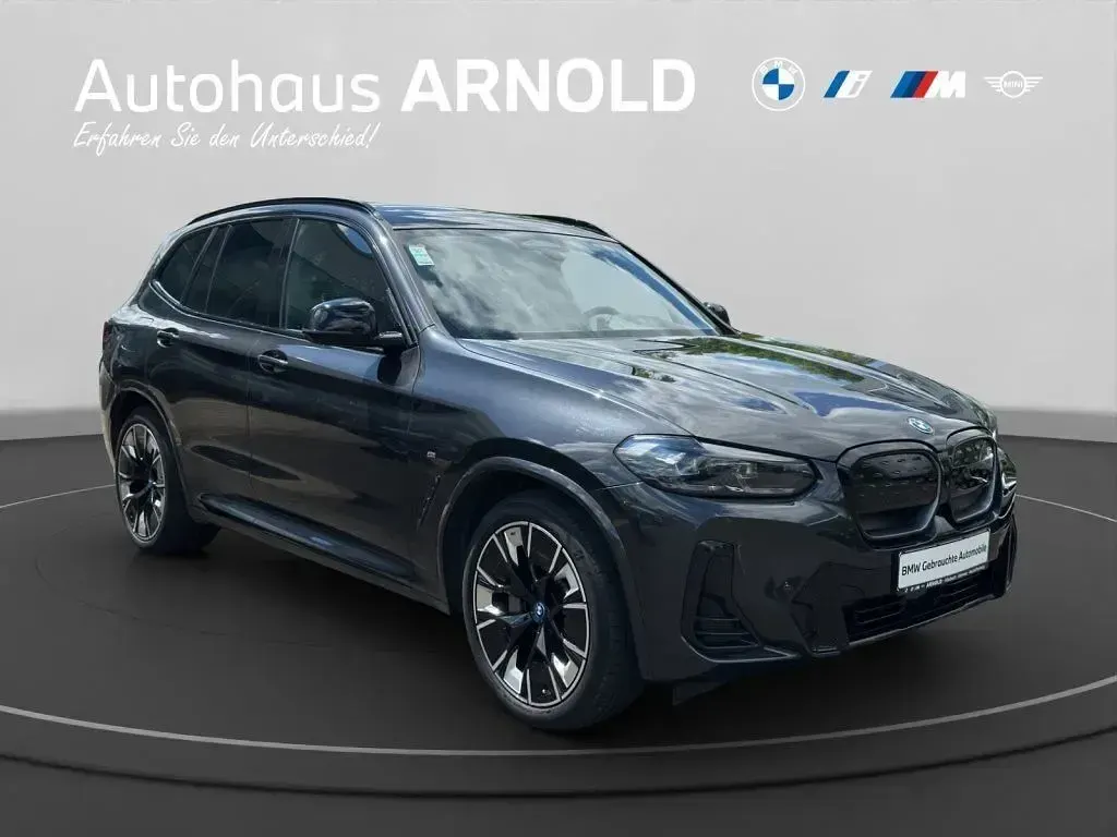 Gebraucht BMW iX3 Impressive 210 kW (286 PS) 2023 Sophistograu brillanteffekt SUV