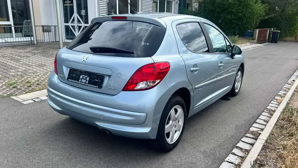 Gebraucht Peugeot 207 Premium 95 PS (69 kW) 2010 Bleu inari Kleinwagen