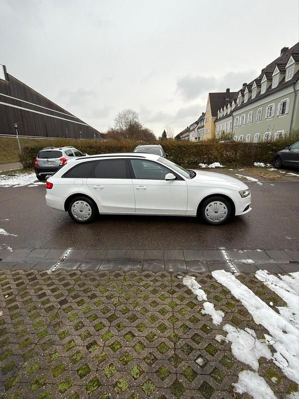 Gebraucht Audi A4 Attraction 177 PS (130 kW) 2013 Weiß Kombi