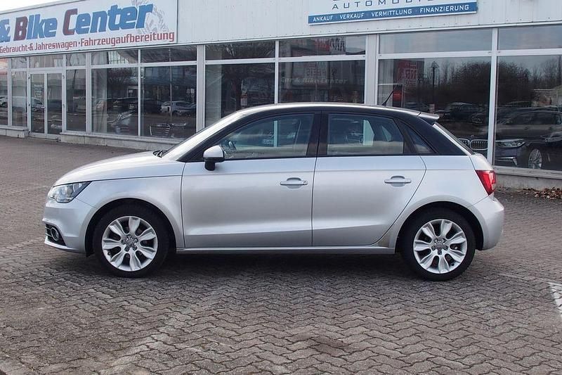 Gebraucht Audi A1 Sportback Ambition 86 PS (63 kW) 2012 Silber Kleinwagen
