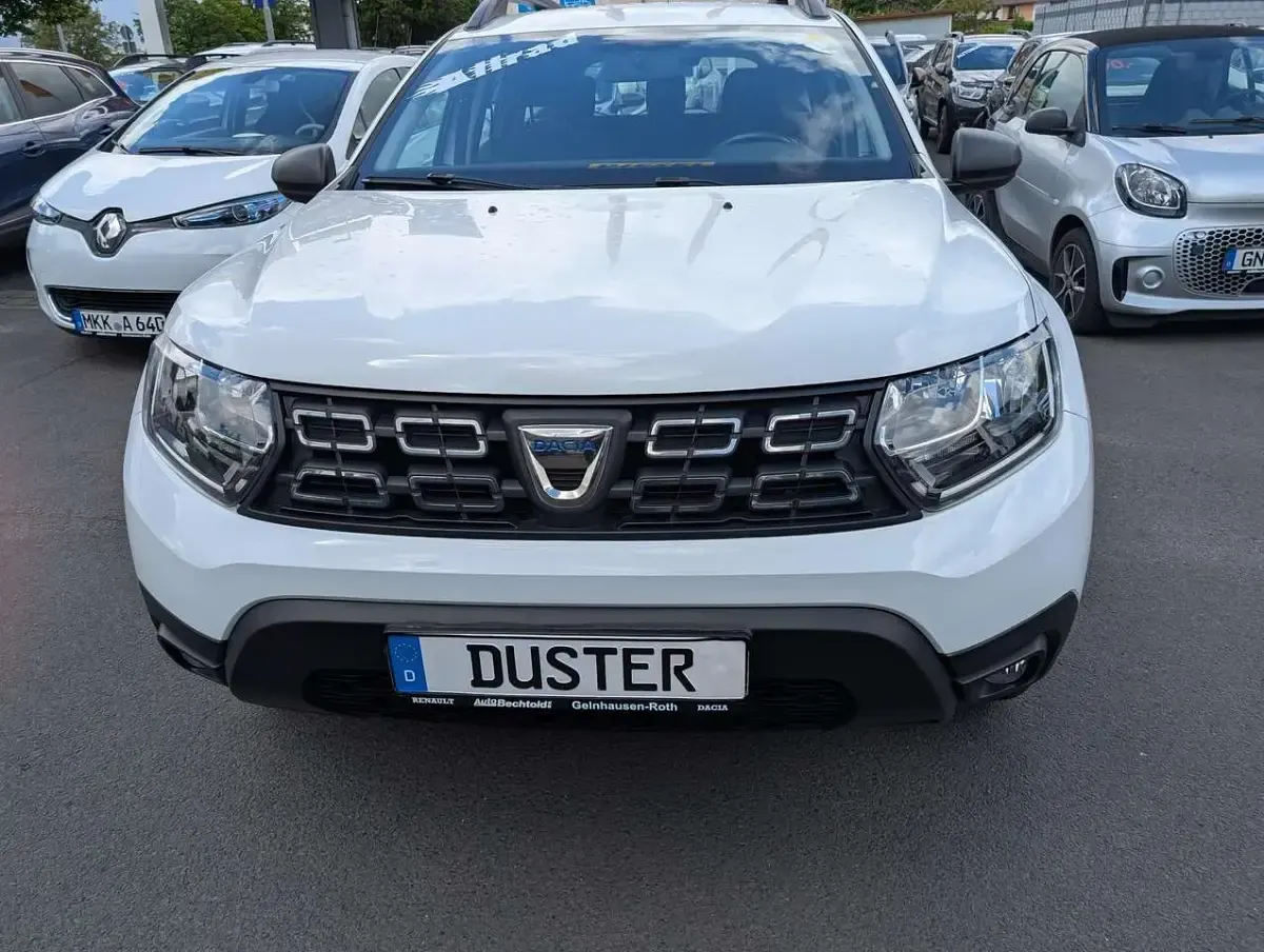 Gebraucht Dacia Duster Comfort 116 PS (85 kW) 2020 Weiß (gletscherweiss) SUV