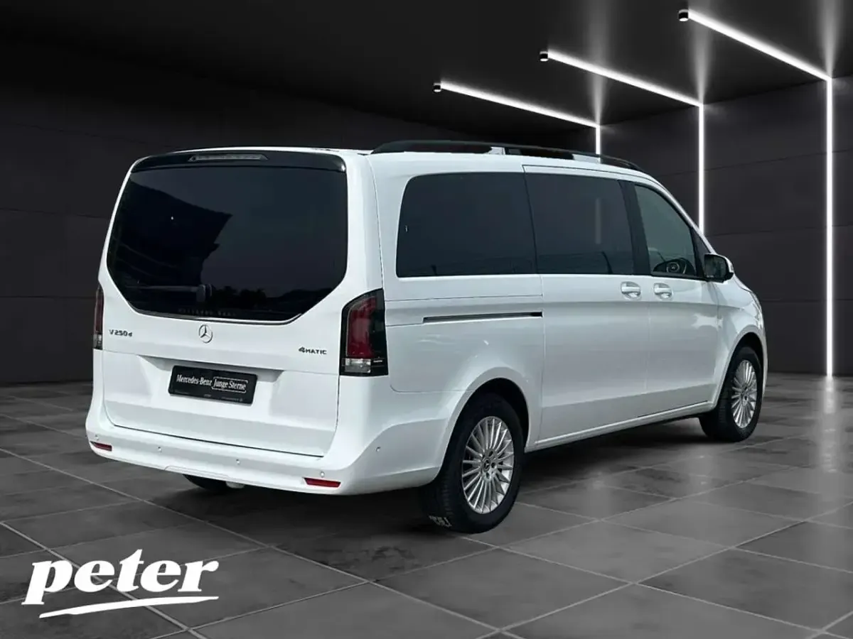 Gebraucht Mercedes V250 Style 190 PS (139 kW) 2025 Andere Van / Kleinbus