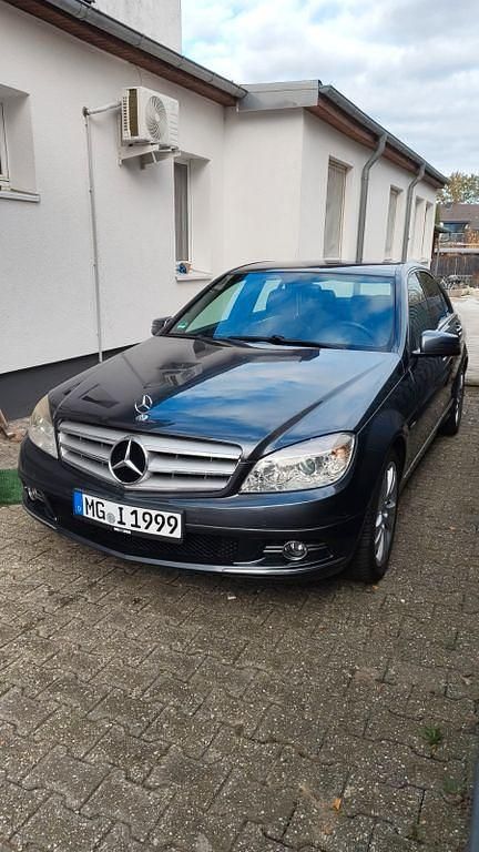 Grau Gebraucht 2010 Mercedes C200 Avantgarde Limousine | 6.000 € (Fairer Preis) - Bild 1/4