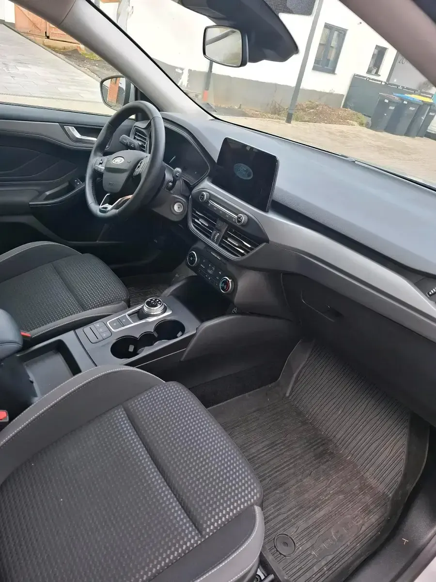 Gebraucht Ford Focus 120 PS (88 kW) 2022 Silber Kombi