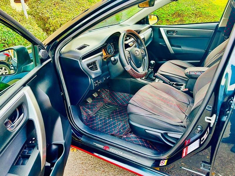 Gebraucht Toyota Corolla Edition 132 PS (97 kW) 2014 Schwarz Limousine