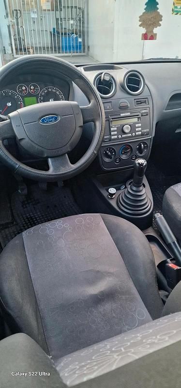 Gebraucht Ford Fiesta 77 PS (56 kW) 2006 Schwarz Kleinwagen