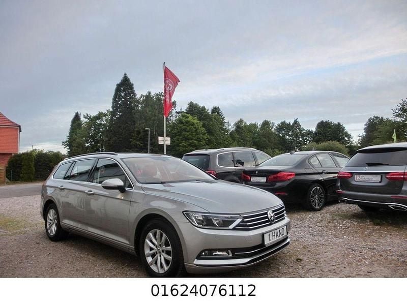 Silber Gebraucht 2015 VW Passat Comfortline Kombi | 13.990 € (Superpreis) - Bild 1/4