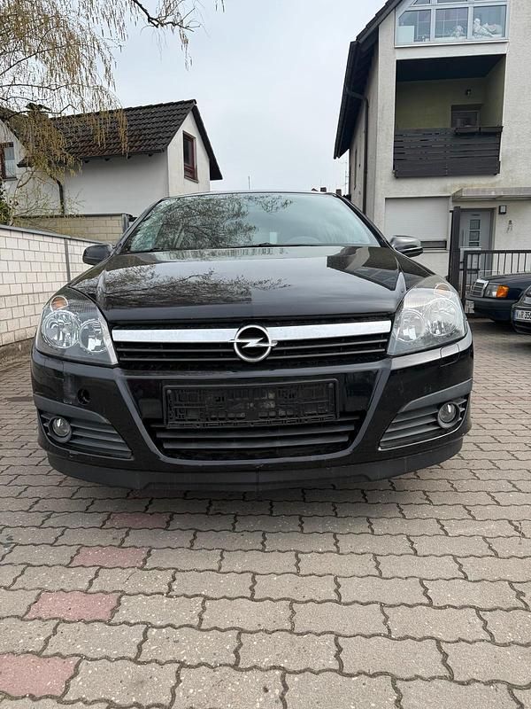 Gebraucht Opel Astra 105 PS (77 kW) 2007 Schwarz Kleinwagen