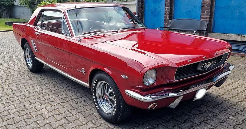 Rot Gebraucht 1966 Ford Mustang Coupé | 46.500 € - Bild 1/4