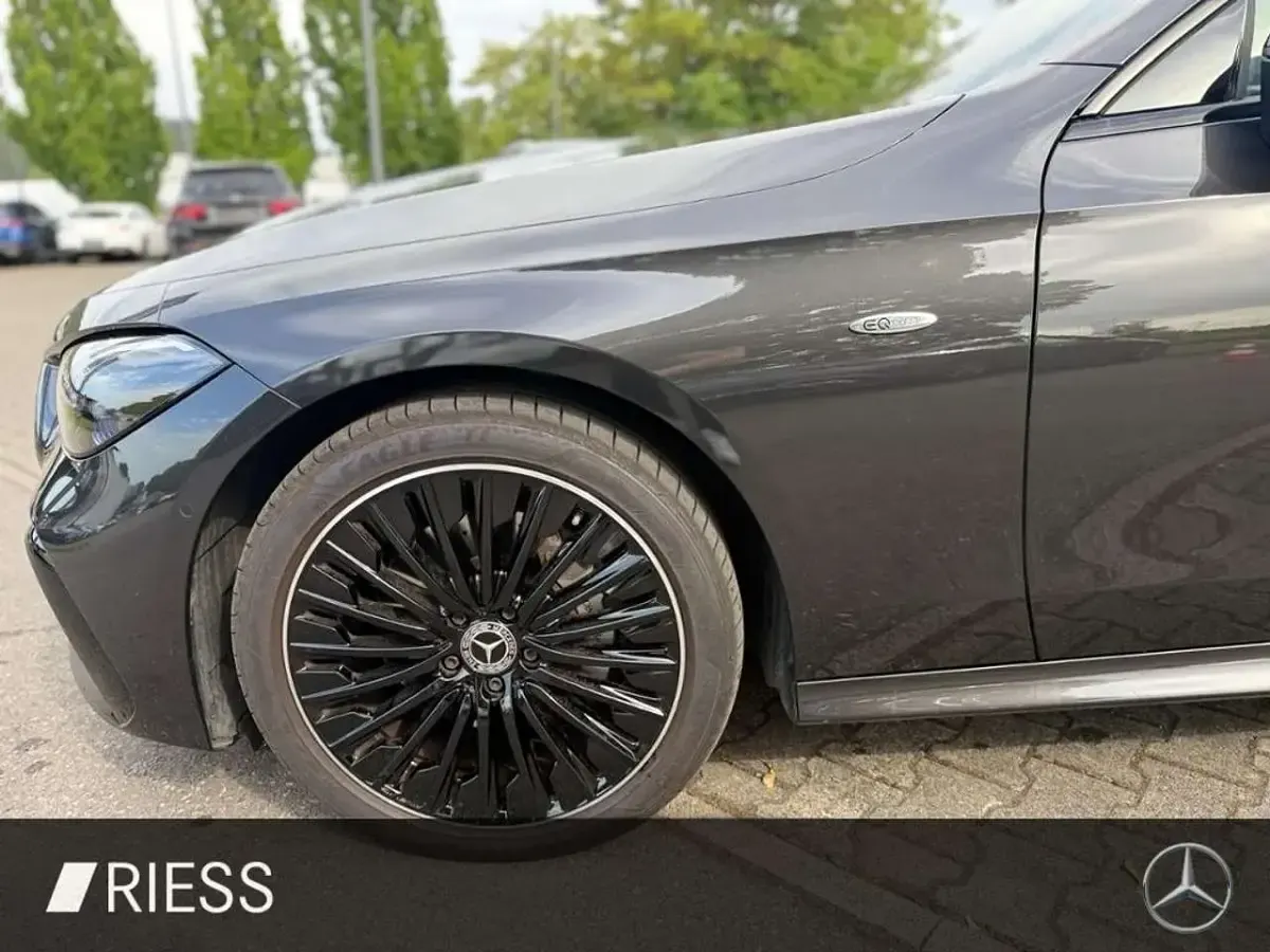 Gebraucht Mercedes CLE300 AMG 204 PS (150 kW) 2025 Metalliclack graphitgrau Coupé