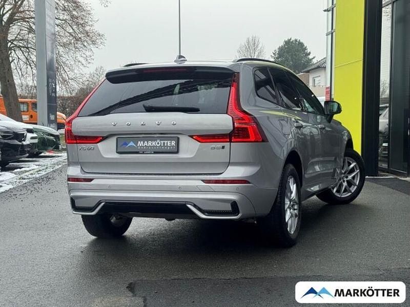 Gebraucht Volvo XC60 Plus 250 PS (183 kW) 2022 Silber SUV