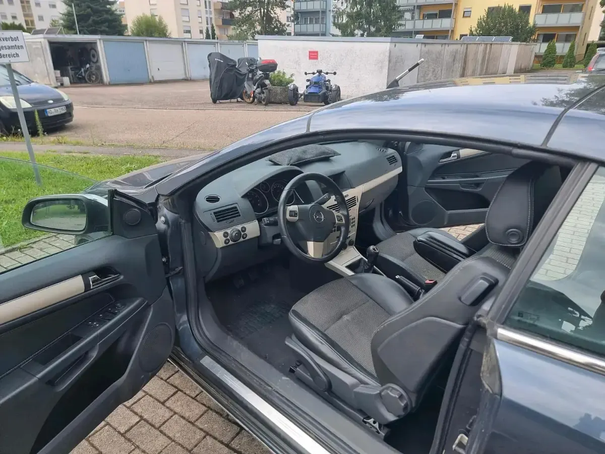 Gebraucht Opel Astra 140 PS (102 kW) 2006 Grau Cabrio