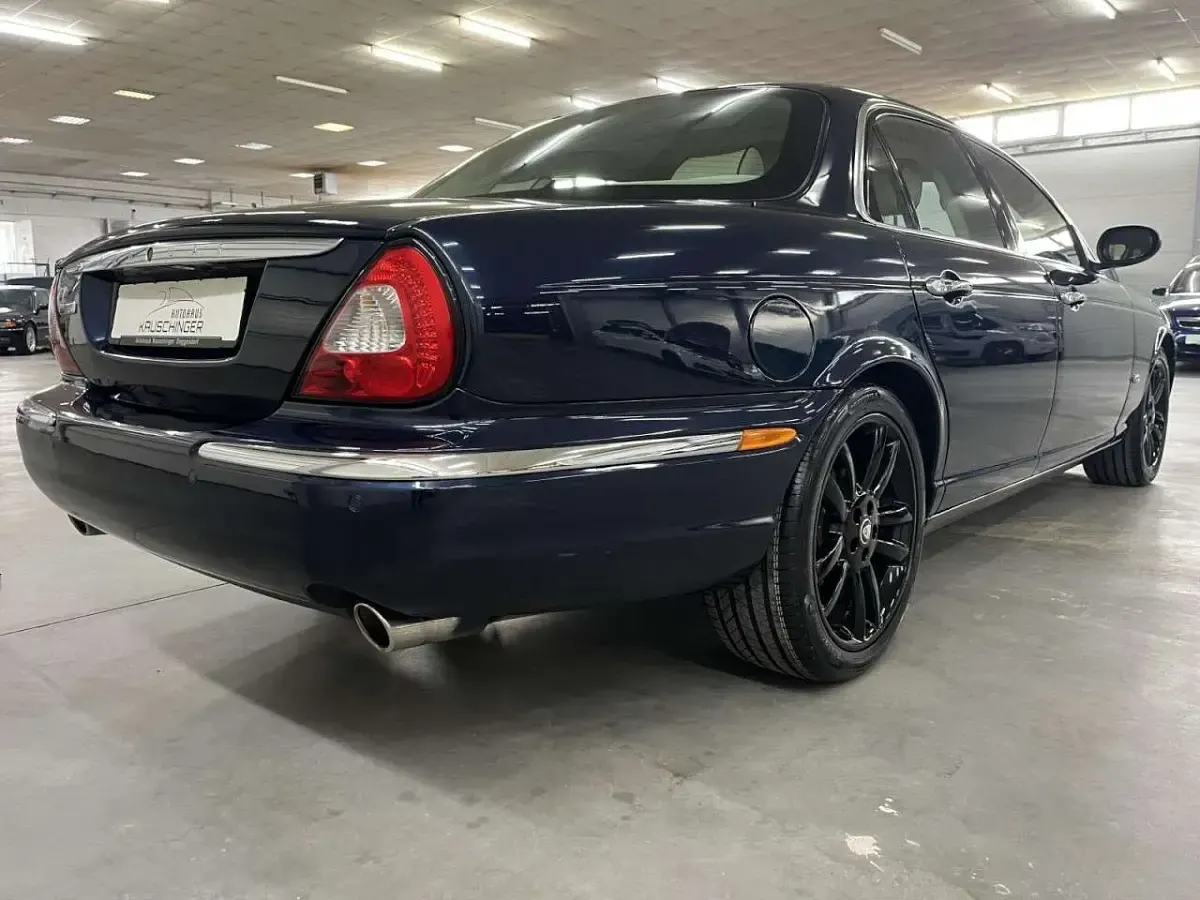 Gebraucht Jaguar XJ Sovereign 207 PS (152 kW) 2007 Blau Limousine