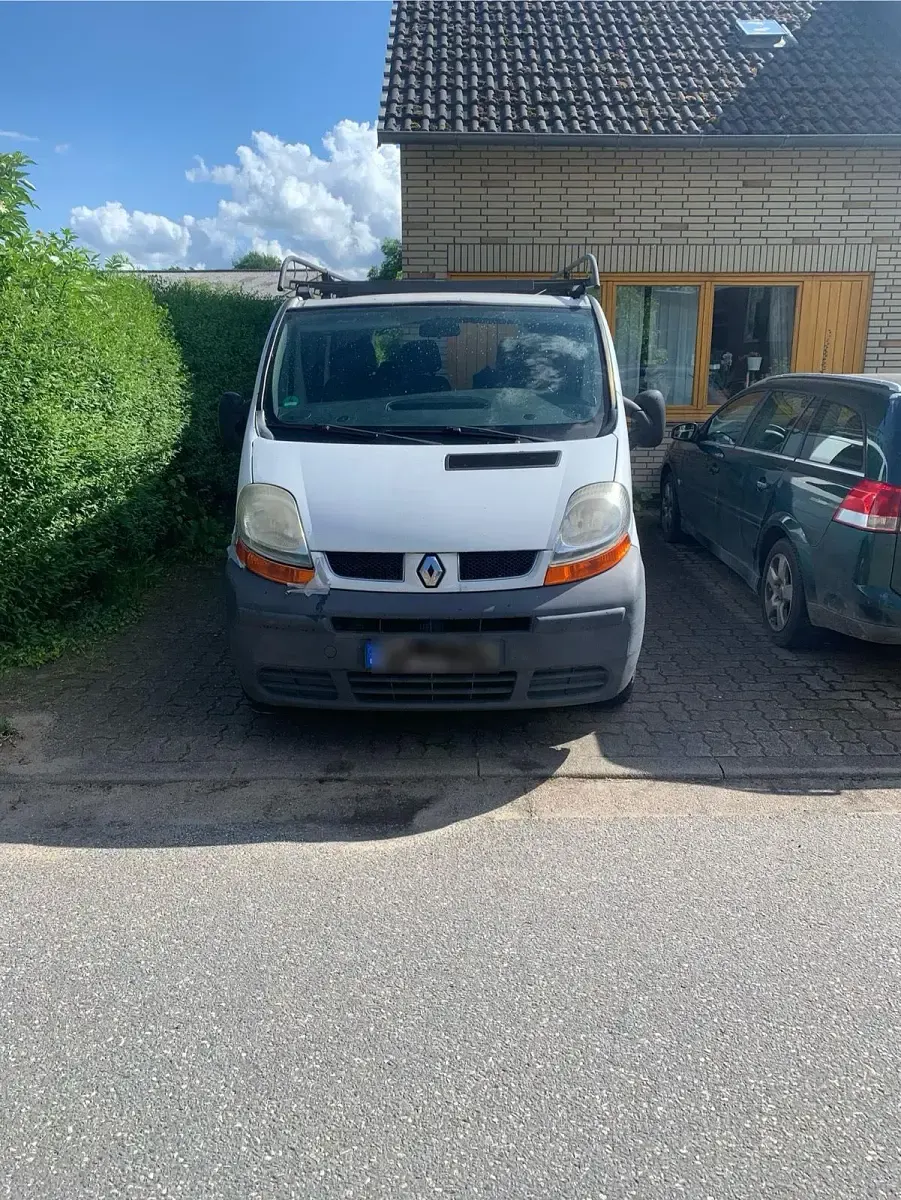 Gebraucht Renault Traffic 101 PS (74 kW) 2003 Weiß Van / Kleinbus
