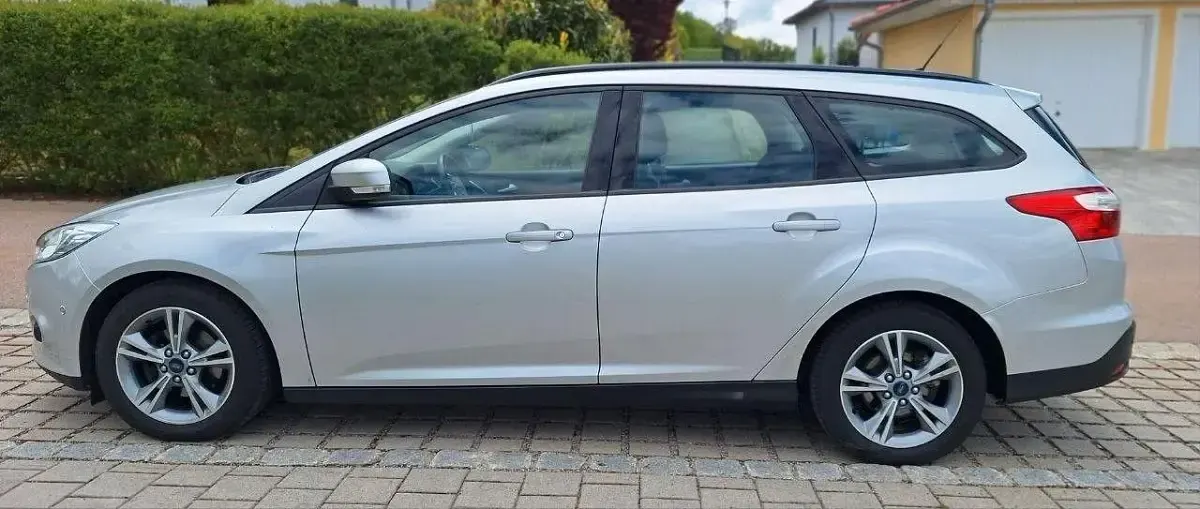 Gebraucht Ford Focus 116 PS (85 kW) 2013 Silber Kombi