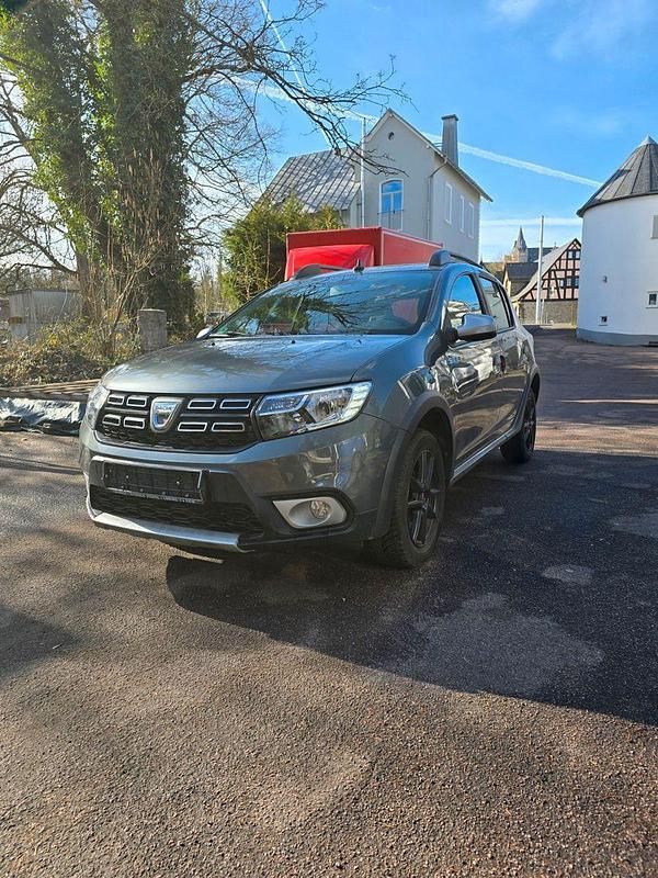 Gebraucht Dacia Sandero Stepway 90 PS (66 kW) 2017 Grau Limousine