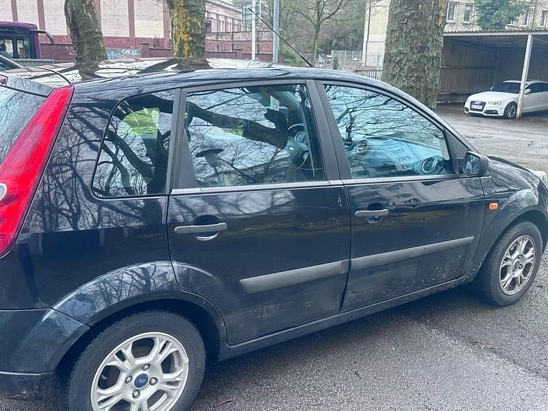 Gebraucht Ford Fiesta 85 PS (62 kW) 2007 Kleinwagen