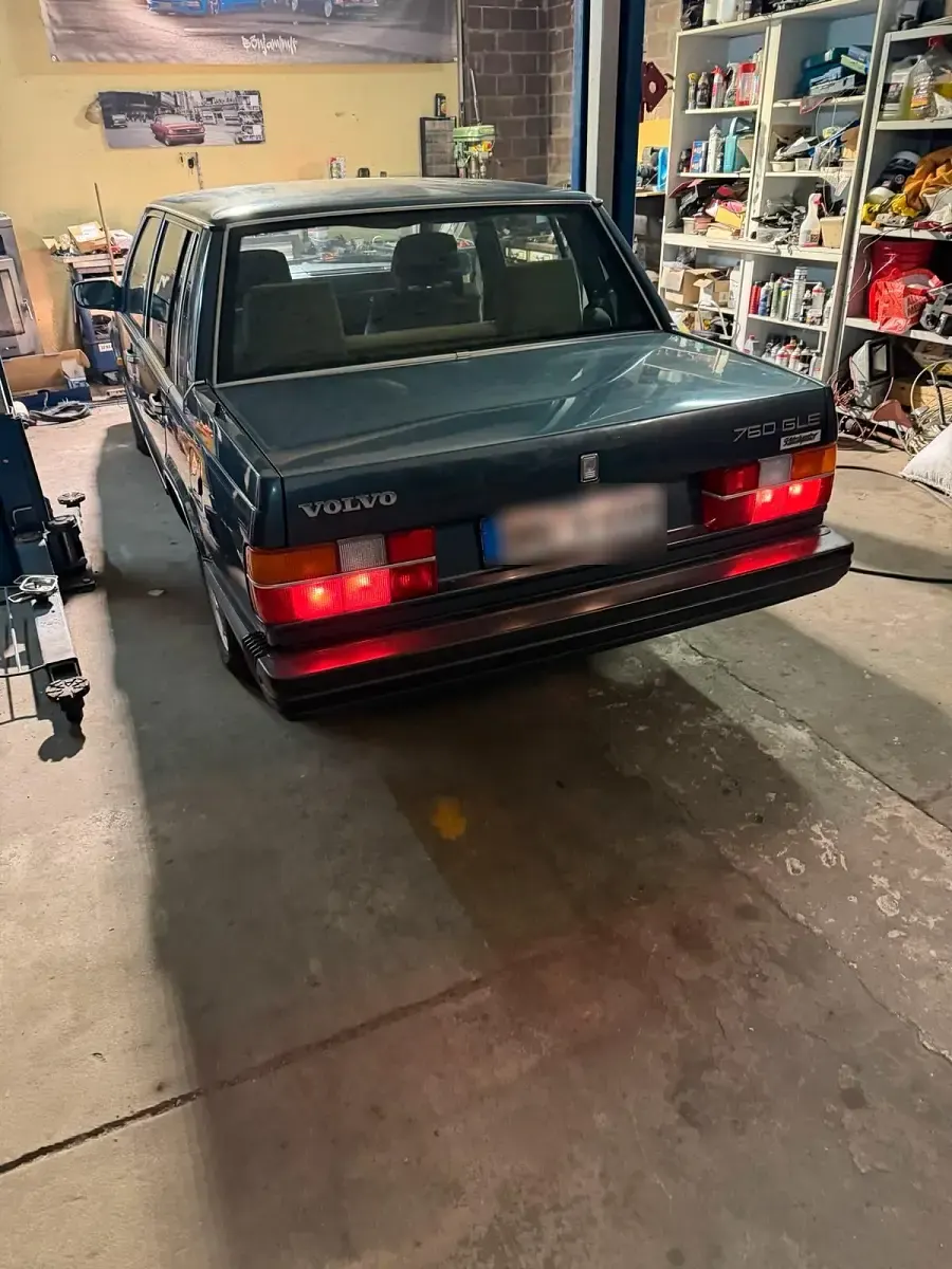 Gebraucht Volvo 760 150 PS (110 kW) 1982 Blau Limousine