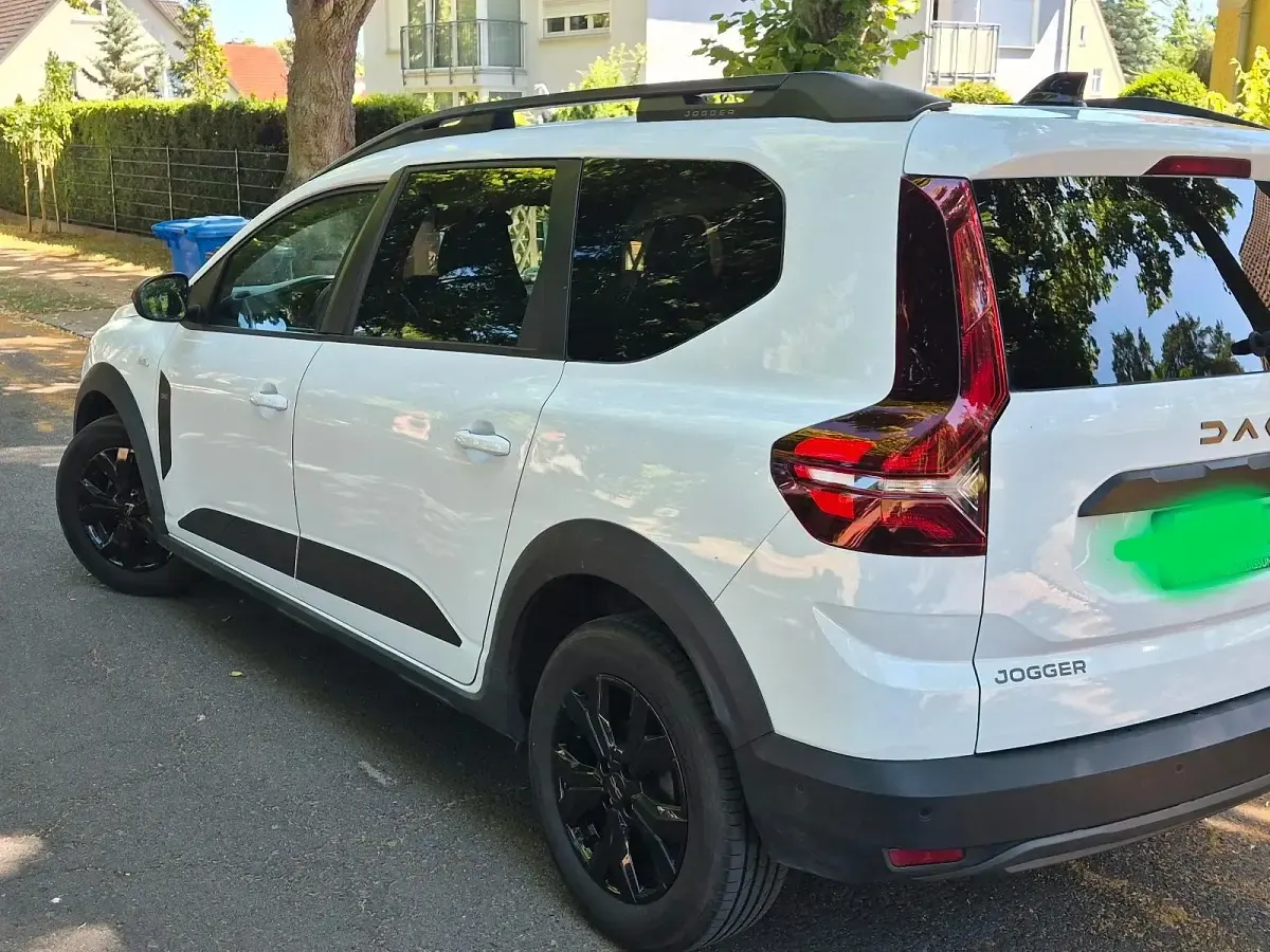 Gebraucht Dacia Jogger 110 PS (80 kW) 2025 Weiß Van / Kleinbus