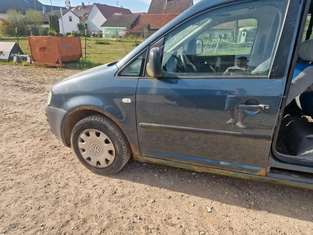 Używany VW Caddy Life 101 KM (74 kW) 2006 Szary Minivan