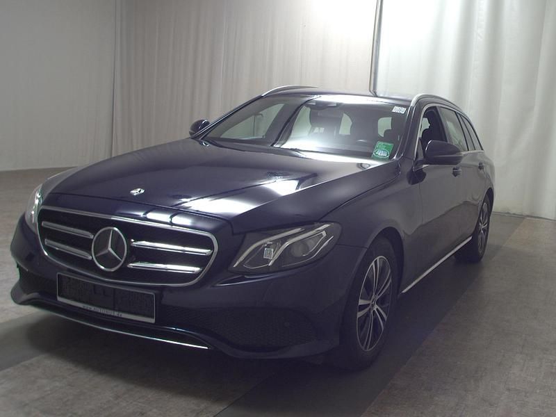 Gebraucht Mercedes E300 Avantgarde 245 PS (180 kW) 2019 Blau Kombi