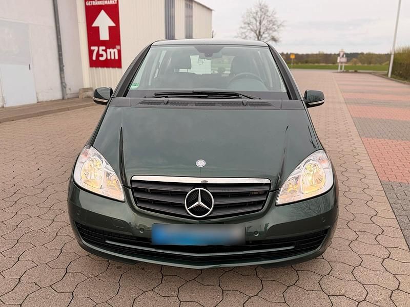 Gebraucht Mercedes A160 95 PS (69 kW) 2010 Grün Kleinwagen