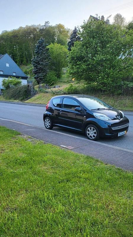 Schwarz Gebraucht 2009 Peugeot 107 Filou Kleinwagen | 2.000 € (Guter Preis) - Bild 1/1