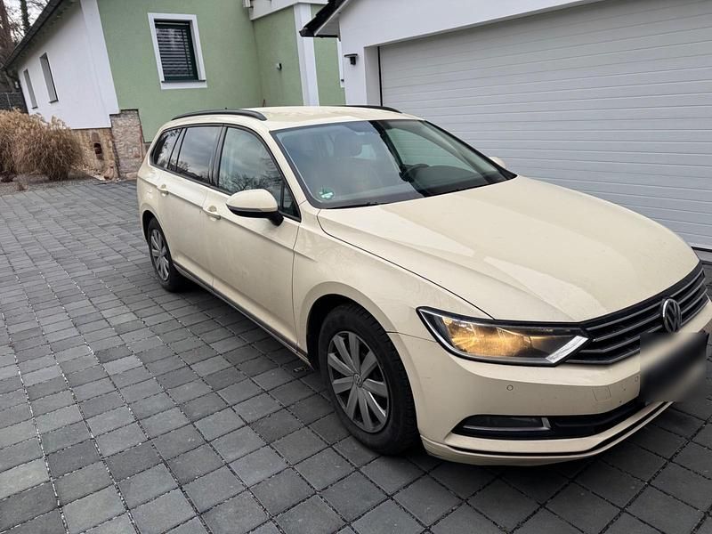 Gebraucht VW Passat 150 PS (110 kW) 2019 Beige Kombi