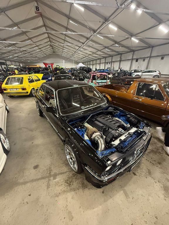 Gebraucht BMW 325 507 PS (372 kW) 1984 Schwarz