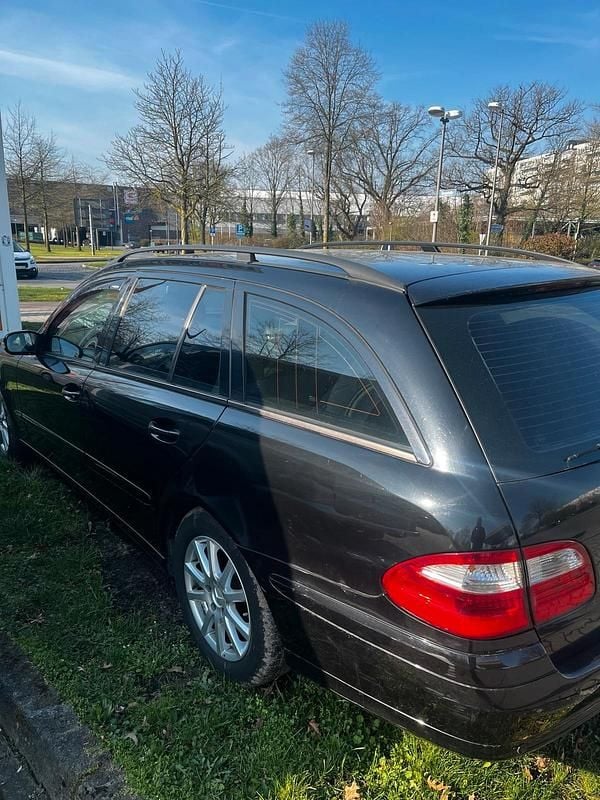 Gebraucht Mercedes E200 163 PS (119 kW) 2005 Schwarz Kombi