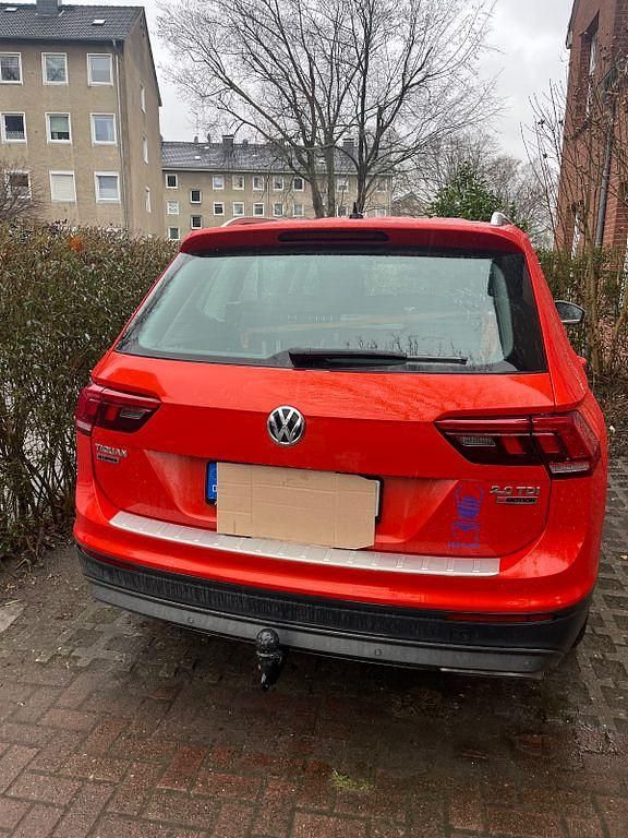 Gebraucht VW Tiguan Allspace Comfortline 150 PS (110 kW) 2019 Orange SUV
